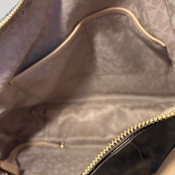 Michael Kors Tan and Brown Shoulder Bag with Gold Hardware LG - Picture 12 of 16